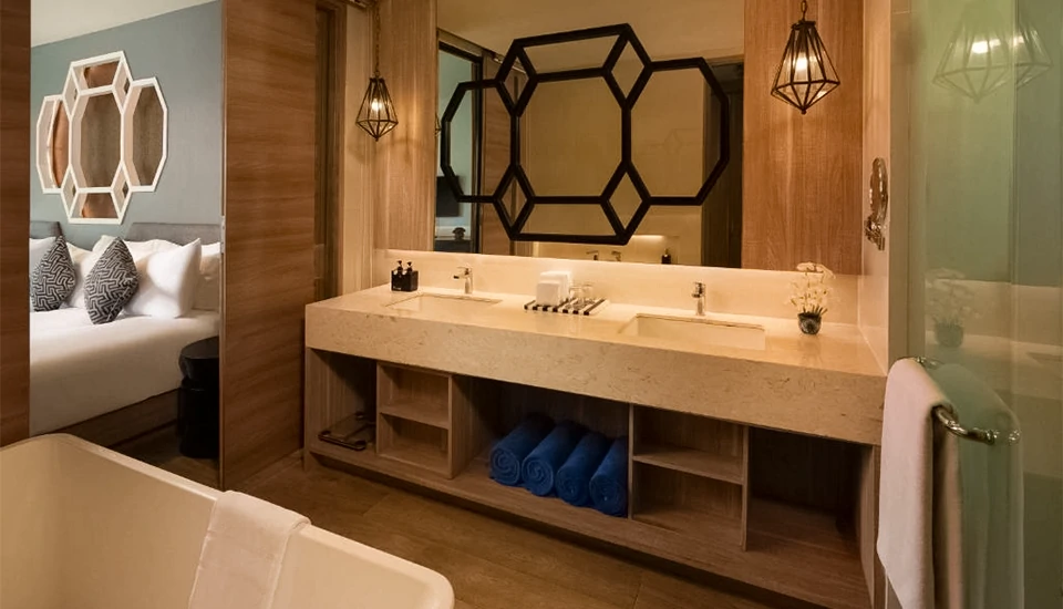 هتل آویستا گرند کارون ام گالری پوکت